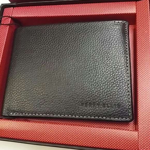 HOST PICK!!!! NWT PERRY ELLIS BLACK BIFOLD WALLET - Picture 3 of 8